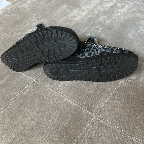 Hey Dude Black and Gray Moccasin Slippers with Plush Collar - Picture 7 of 9